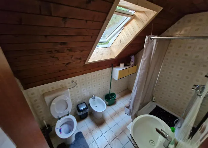 Maretc Nastanitev v družini *